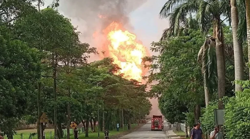 Kebakaran Paip Gas Putra Heights 2025 - Siasatan 20 Agensi Bermula 1 Insiden kebakaran paip gas di Putra Heights