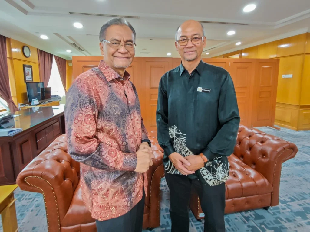 Ketua Pengarah Kesihatan 2025: Dr. Mahathar Terajui KKM Era Baharu 2 Ketua Pengarah Kesihatan 4