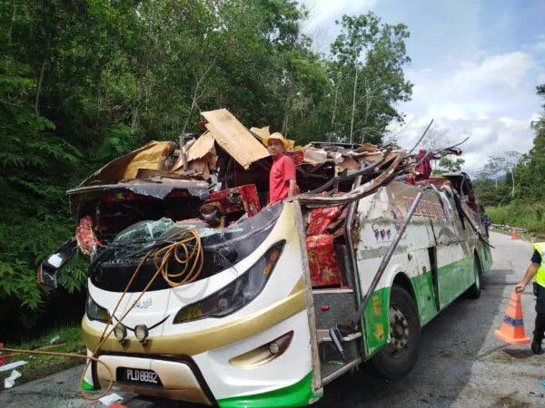 kemalangan bas pelajar upsi