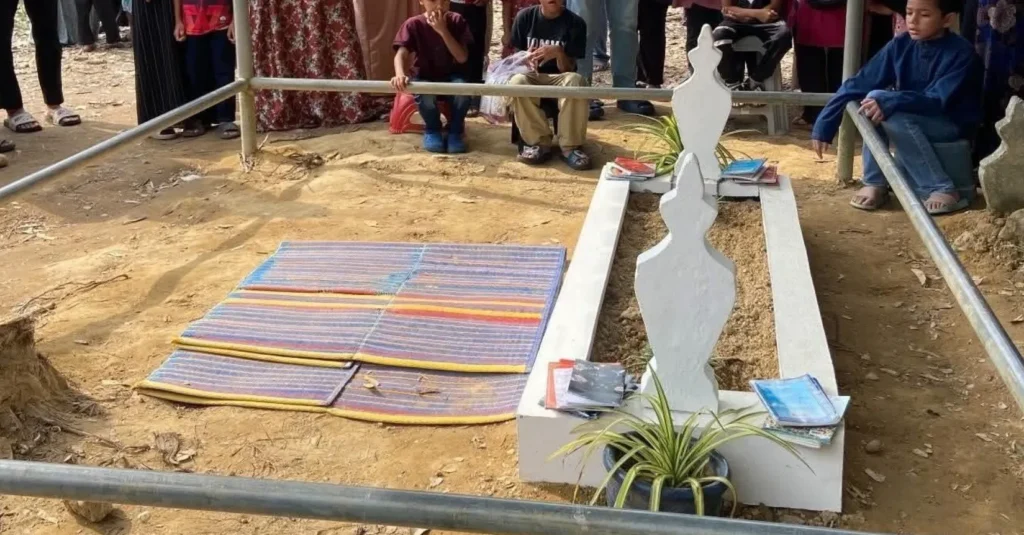 Ambil Tanah Buat Azimat? Khurafat di Kubur Nurly Shahirah 6 Amalan Khurafat Di Kubur Nurly Shahirah 2
