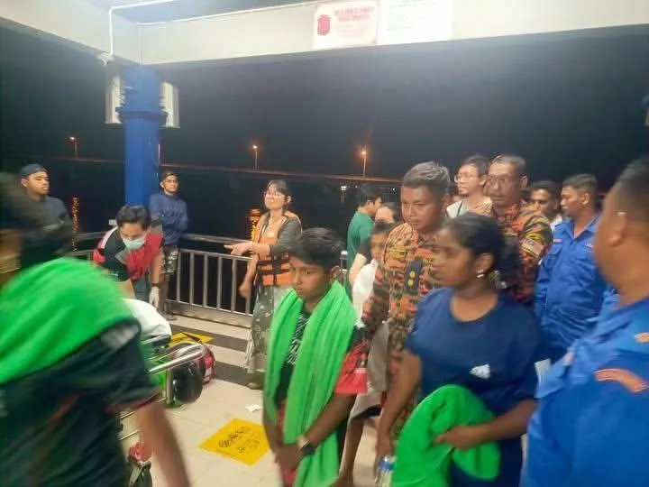 Ngeri! Bot Terbalik diPulau Perhentian Ragut 3 Nyawa 2 Bot Terbalik Pulau Perhentian Ragut 3 Nyawa 1