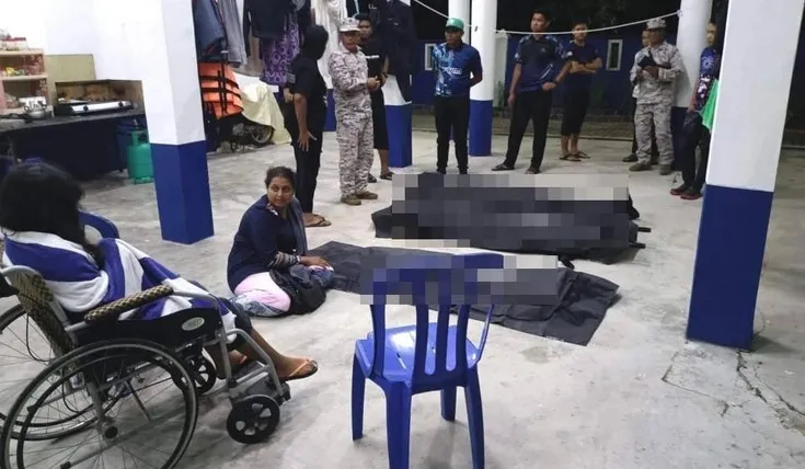 Ngeri! Bot Terbalik diPulau Perhentian Ragut 3 Nyawa 6 Bot Terbalik Pulau Perhentian Ragut 3 Nyawa 11